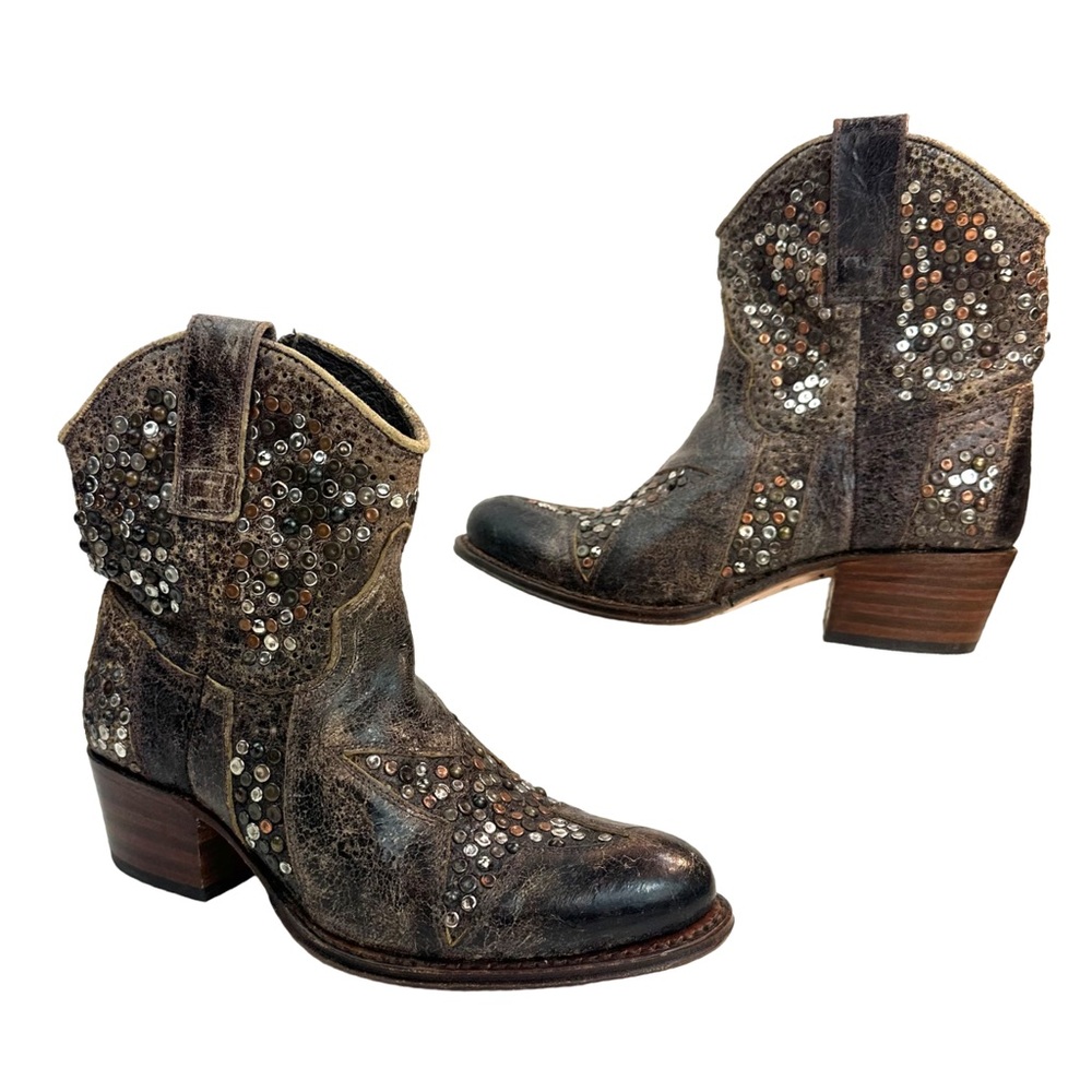 Frye Women’s Deborah Star Studded distressed Brown Leather Ankle Boots Size: 5
